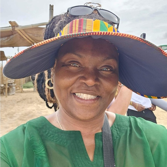 Meet your Posher, LadyMirella - Picture 12 of 16